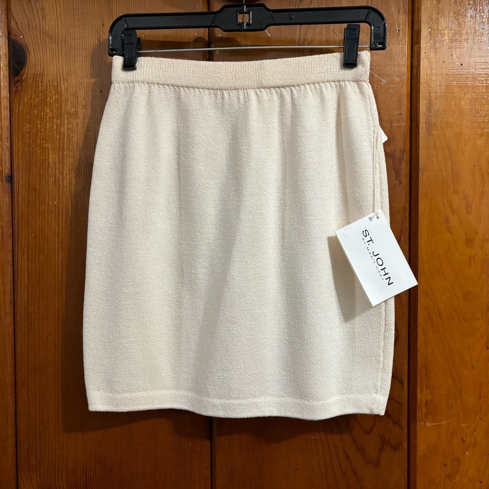 St. John Basics mini skirt 2 NWOT